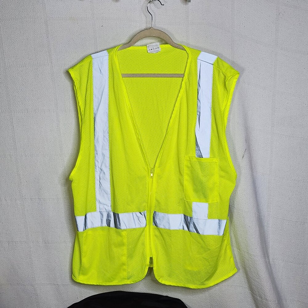 HDX Hi Visibility Neon Green Mesh Type R Class 2 Poly Zip Front Safety Vest OSFM